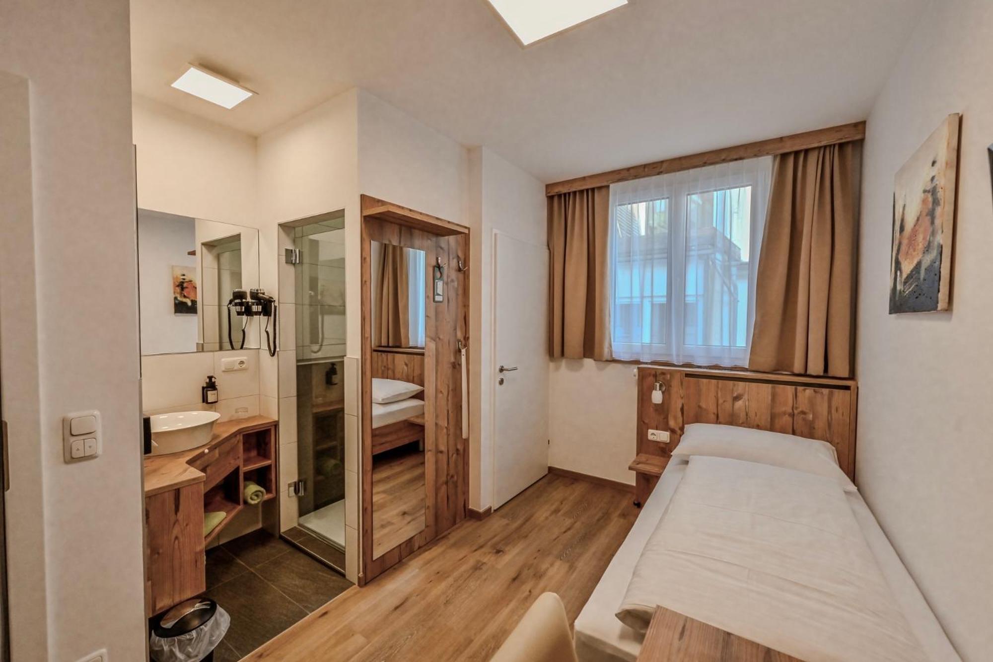 Hotel "City Rooms Wels" ภายนอก รูปภาพ
