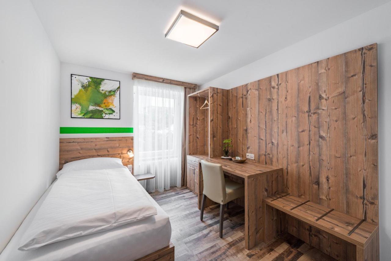 Hotel "City Rooms Wels" ภายนอก รูปภาพ